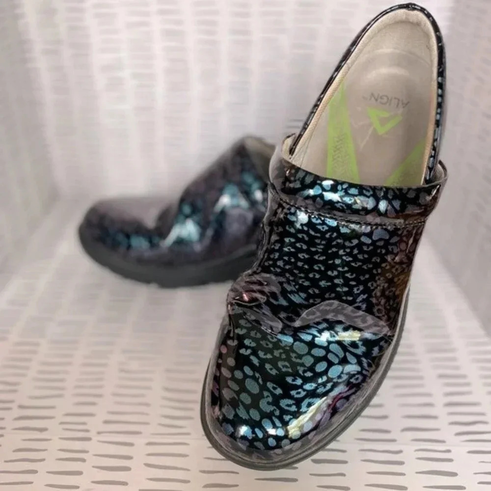 Nursemates Align‎ Indya Clogs size 8.5 wide